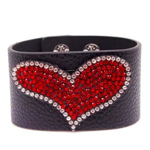 LEATHER ❤ HEART SNAP CUFF BRACELET